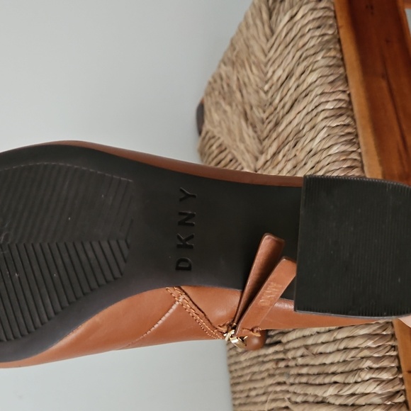 DKNY Brown Leather Ankle Boots Size 6.5 - Picture 7 of 8